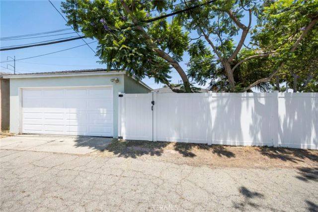 17405 Kornblum Avenue, Torrance, CA 90504