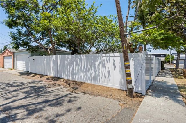 17405 Kornblum Avenue, Torrance, CA 90504