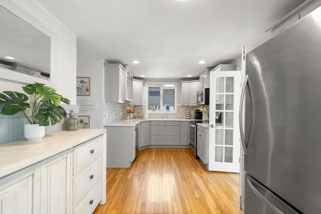 17 Dalton, Holbrook, MA 02343