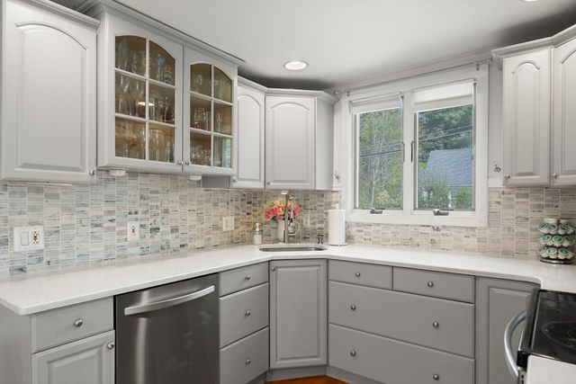 17 Dalton, Holbrook, MA 02343