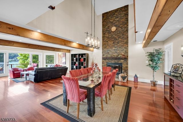 10 Van Orden Ln, Greenwood Lake, NY 10925