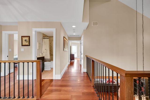 10 Van Orden Ln, Greenwood Lake, NY 10925