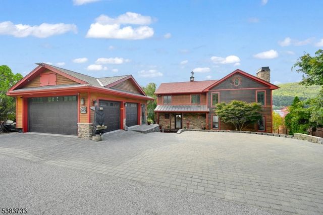 10 Van Orden Ln, Greenwood Lake, NY 10925