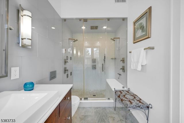 10 Van Orden Ln, Greenwood Lake, NY 10925