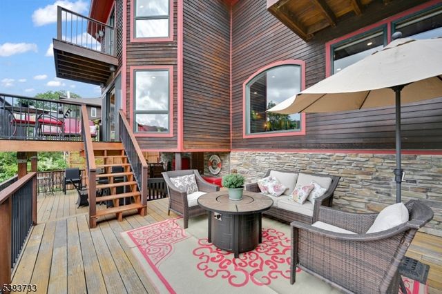 10 Van Orden Ln, Greenwood Lake, NY 10925