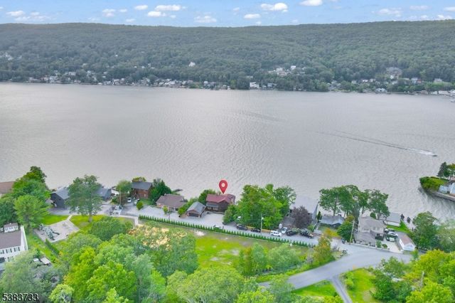 10 Van Orden Ln, Greenwood Lake, NY 10925