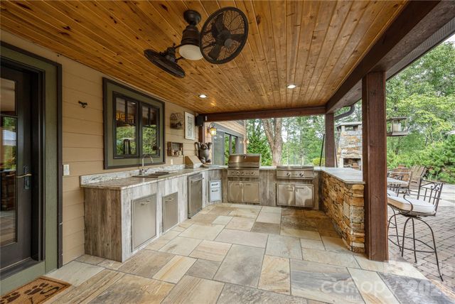 345 Prospect Drive, Burnsville, NC 28714