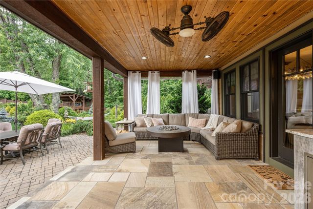 345 Prospect Drive, Burnsville, NC 28714