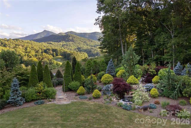 345 Prospect Drive, Burnsville, NC 28714