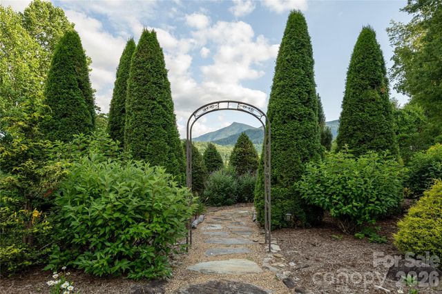 345 Prospect Drive, Burnsville, NC 28714