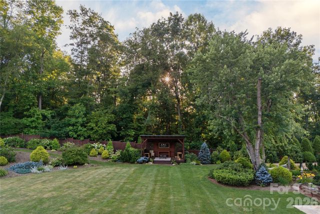 345 Prospect Drive, Burnsville, NC 28714