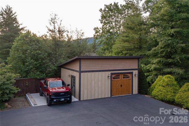 345 Prospect Drive, Burnsville, NC 28714