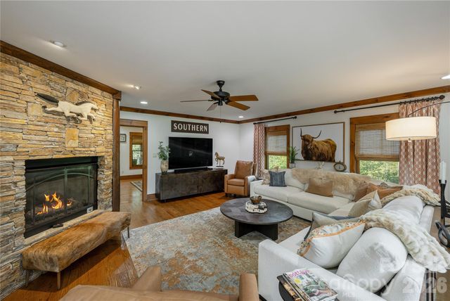 345 Prospect Drive, Burnsville, NC 28714