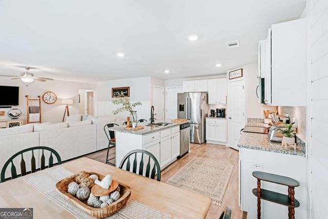 121 Mountain Creek Drive, Maysville, GA 30558