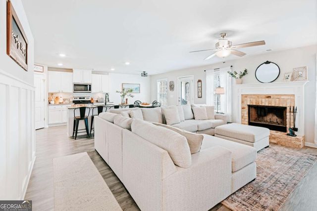 121 Mountain Creek Drive, Maysville, GA 30558