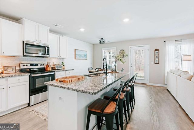 121 Mountain Creek Drive, Maysville, GA 30558