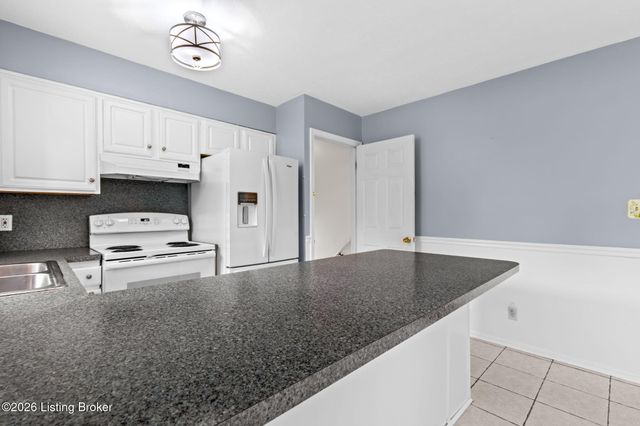 6201 Rocky Mountain Dr, Louisville, KY 40228