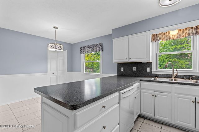 6201 Rocky Mountain Dr, Louisville, KY 40228