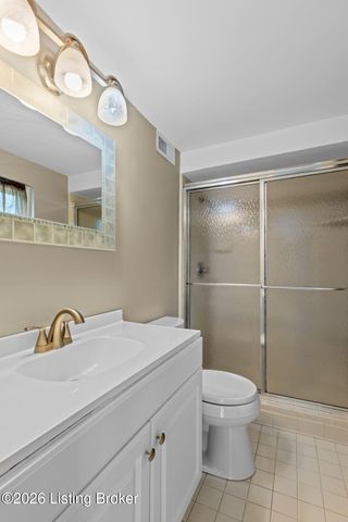 6201 Rocky Mountain Dr, Louisville, KY 40228