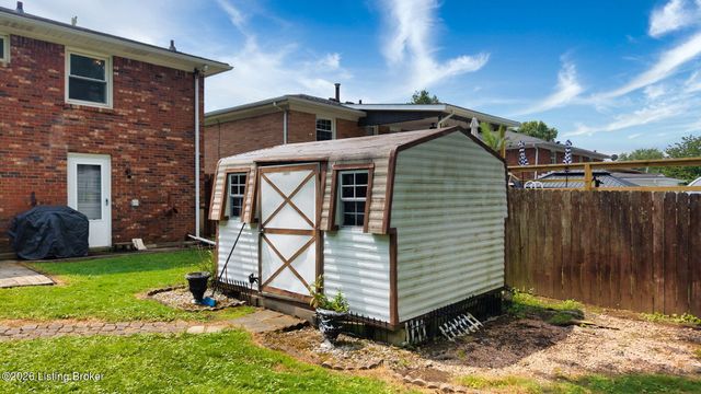 6201 Rocky Mountain Dr, Louisville, KY 40228