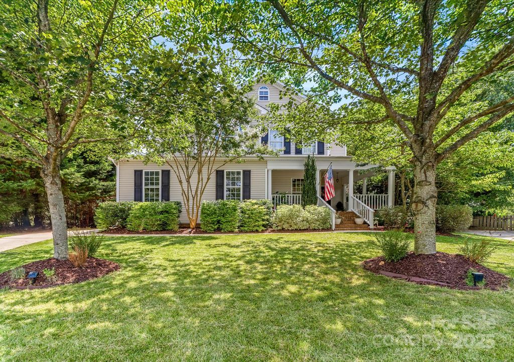 20305 Queensdale Drive, Cornelius, NC 28031