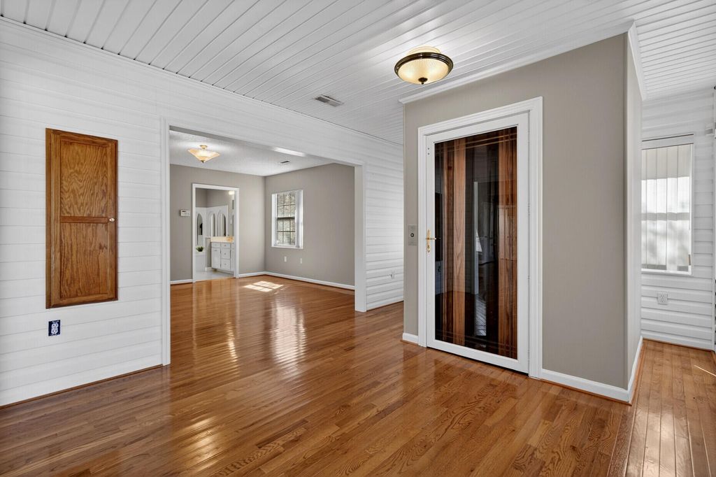 Image 20 of property listing at 100 Hazel Drive, Summerville, SC 29483