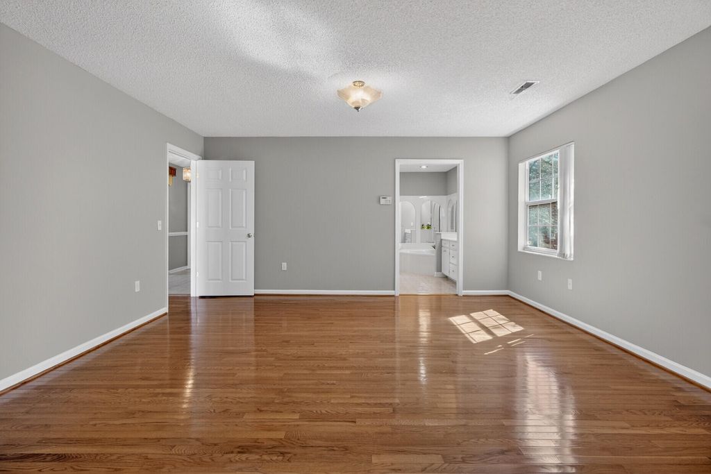 Image 25 of property listing at 100 Hazel Drive, Summerville, SC 29483