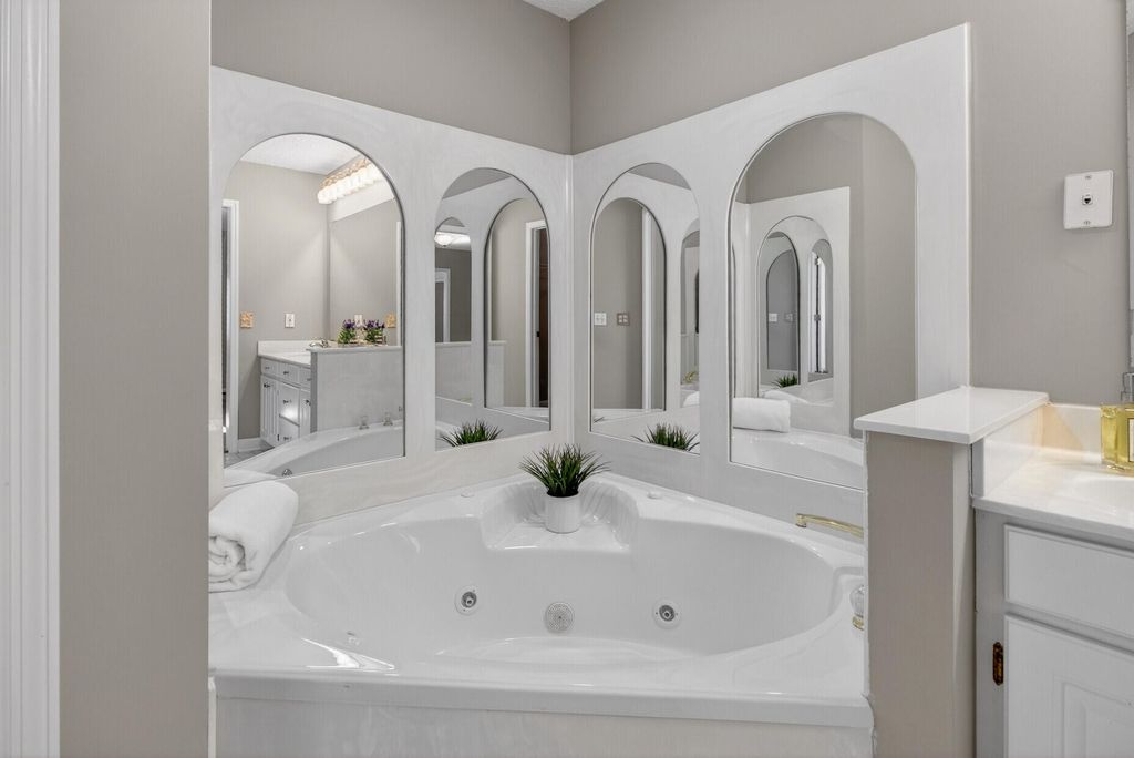 Image 28 of property listing at 100 Hazel Drive, Summerville, SC 29483