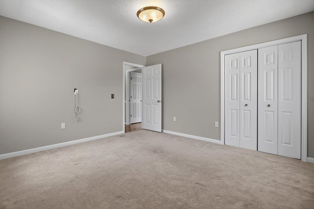 Image 33 of property listing at 100 Hazel Drive, Summerville, SC 29483