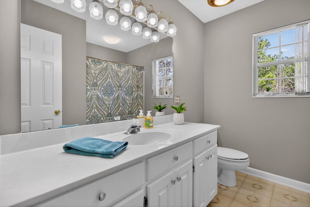 Image 34 of property listing at 100 Hazel Drive, Summerville, SC 29483