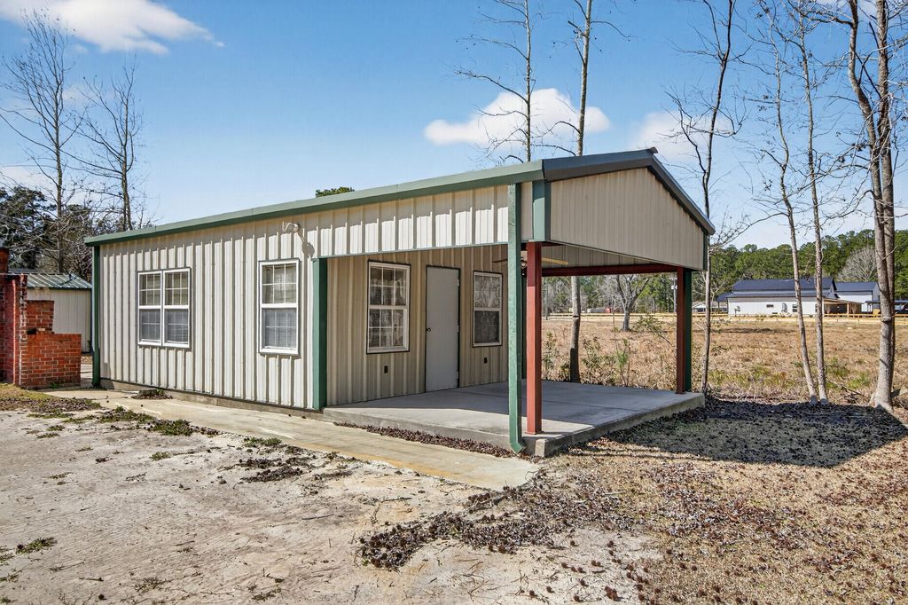 Image 48 of property listing at 100 Hazel Drive, Summerville, SC 29483