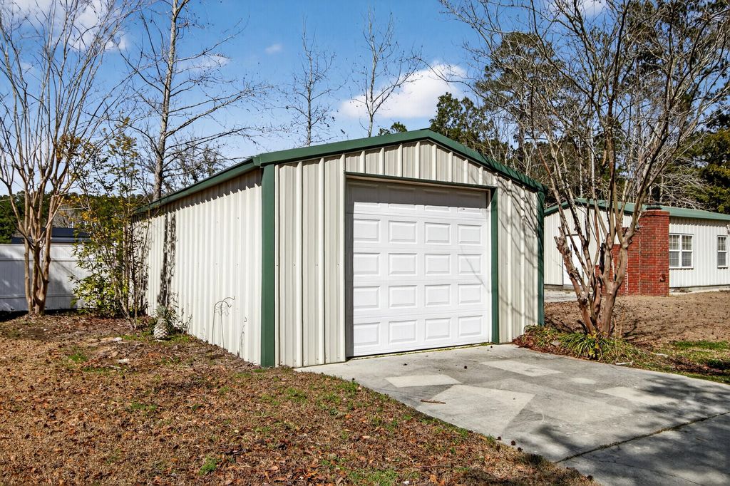 Image 53 of property listing at 100 Hazel Drive, Summerville, SC 29483