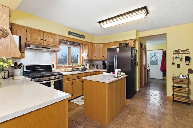 2190 St Highway 181, Dora, MO 65637