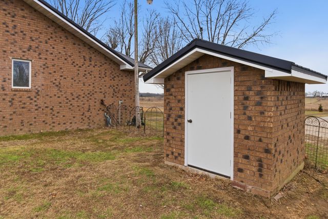 2190 St Highway 181, Dora, MO 65637