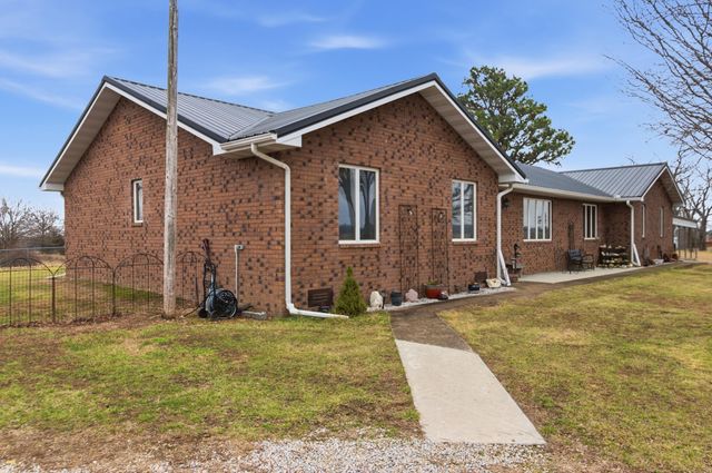 2190 St Highway 181, Dora, MO 65637