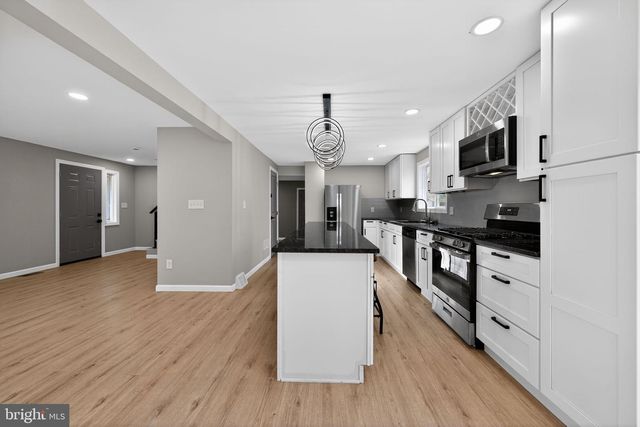 299 KENT RD, Warminster, PA 18974