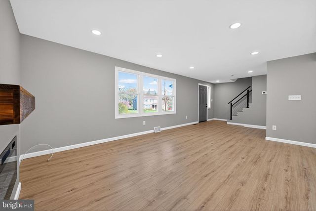 299 KENT RD, Warminster, PA 18974