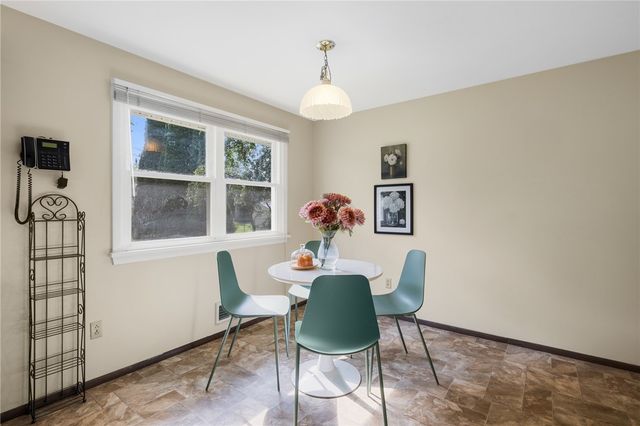 10 Medallion Drive, Greece, NY 14626