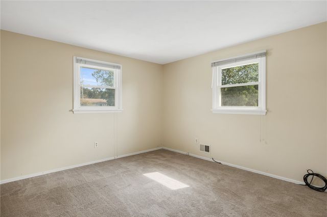 10 Medallion Drive, Greece, NY 14626