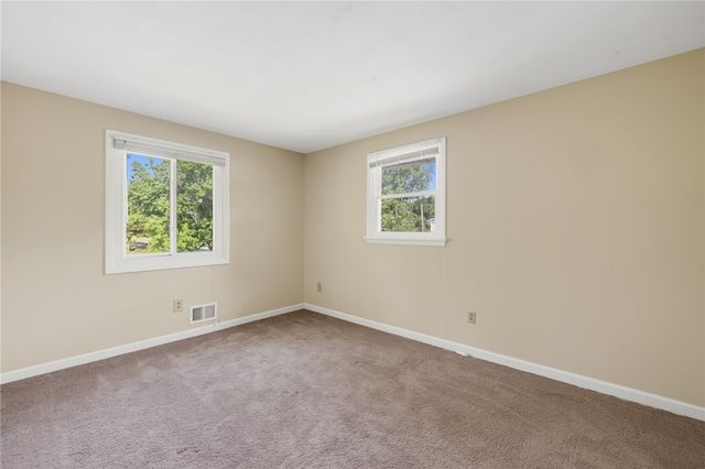 10 Medallion Drive, Greece, NY 14626