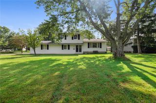 10 Medallion Drive, Greece, NY 14626