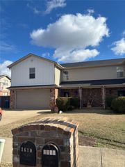 1610 Oakwood Avenue, Bentonville, AR 72712
