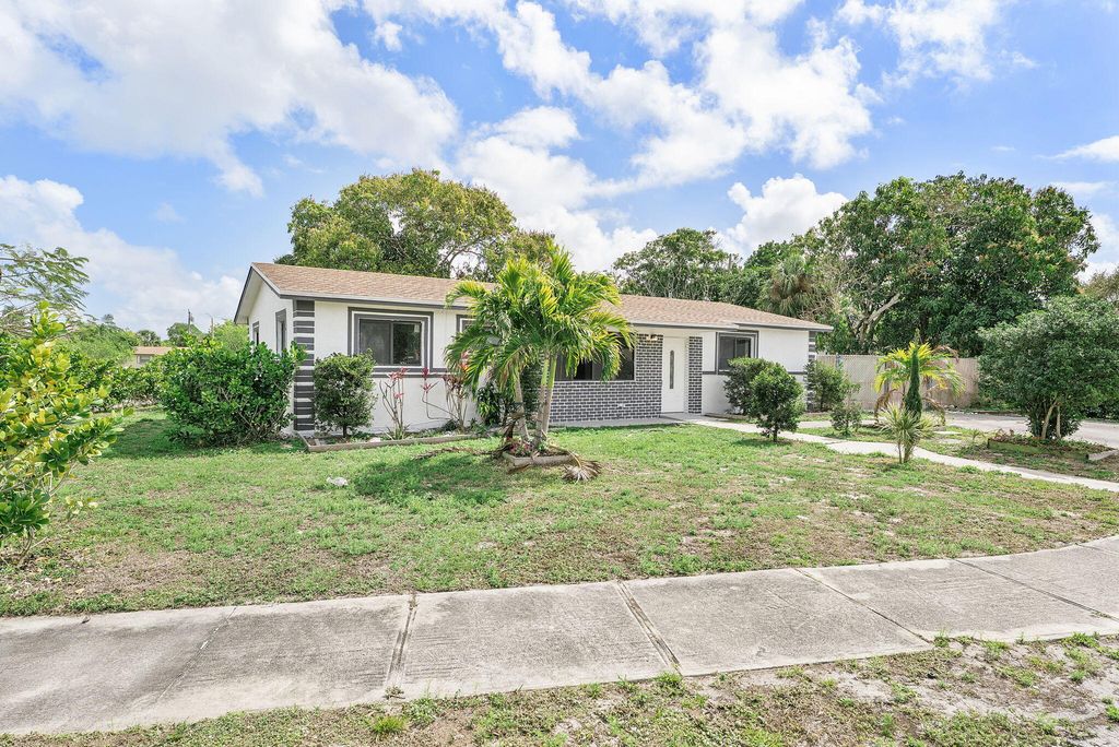 534 NW 3rd Terrace, Deerfield Beach, FL 33441