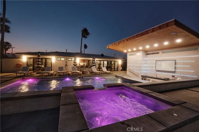 359 W Avenida Cerca, Palm Springs, CA 92262