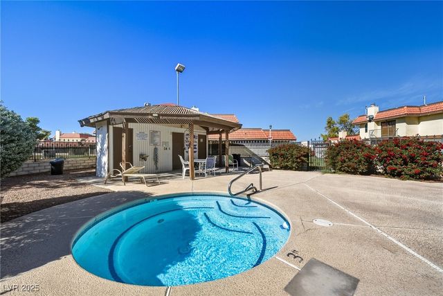 701 Bourbon Street G4, Pahrump, NV 89048