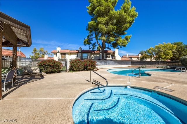 701 Bourbon Street G4, Pahrump, NV 89048