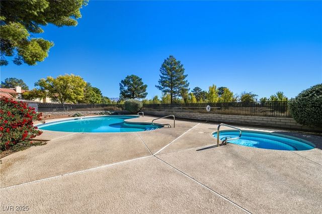 701 Bourbon Street G4, Pahrump, NV 89048