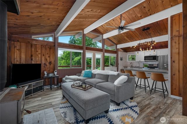 381 E Soundview Drive, Shelton, WA 98584