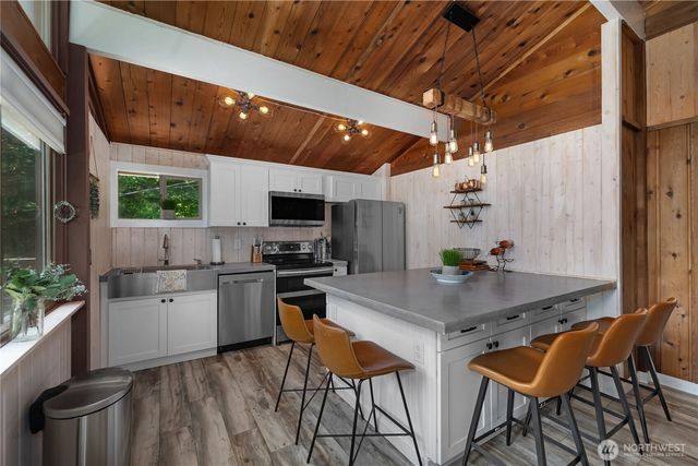 381 E Soundview Drive, Shelton, WA 98584