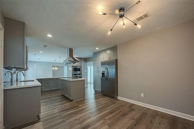 1623 Cherry Ridge Drive, Houston, TX 77077